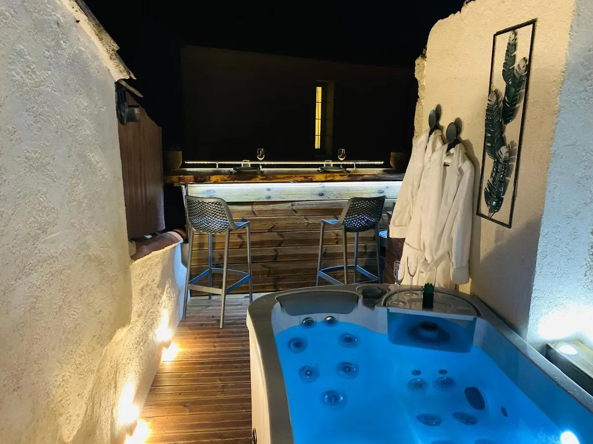 Duplex Bellevue SPA PRIVATIF Toit d'Aix Aix-en-Provence 0*,  France
